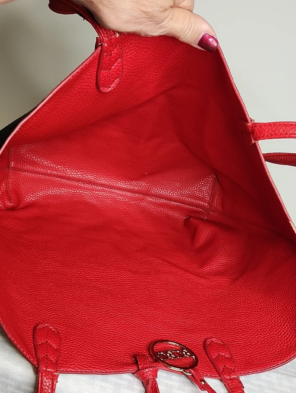 BCBG Paris Reversible Tote Shoulder Bag Black Red